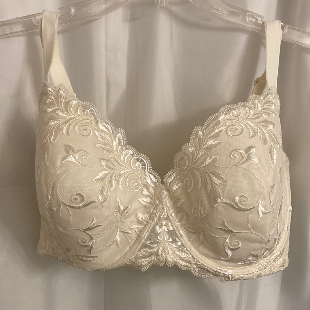 Soma Sensuous Sides Full Coverage Lace Bra